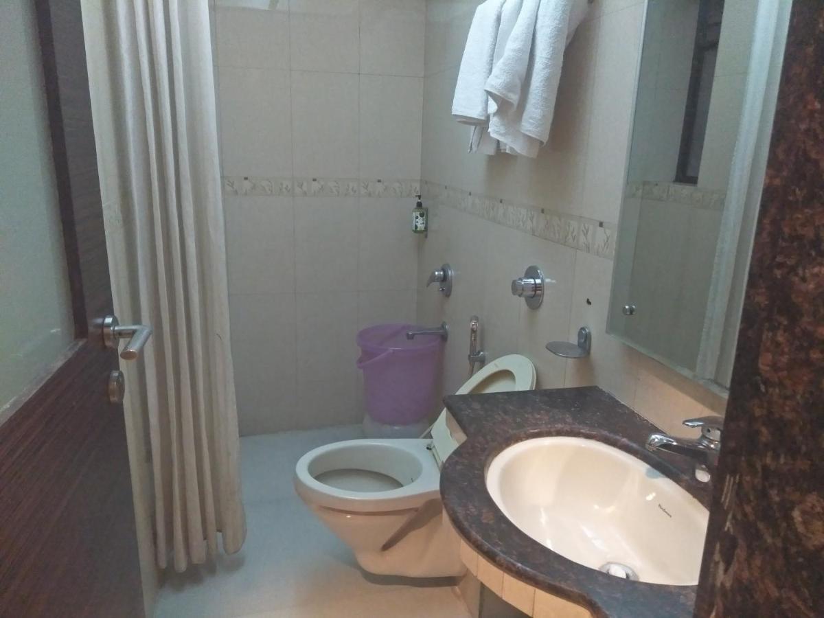 Treebo Trend Hotel Basera Пюн Екстериор снимка