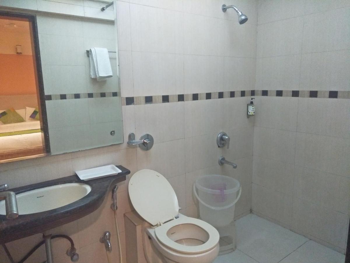 Treebo Trend Hotel Basera Пюн Екстериор снимка