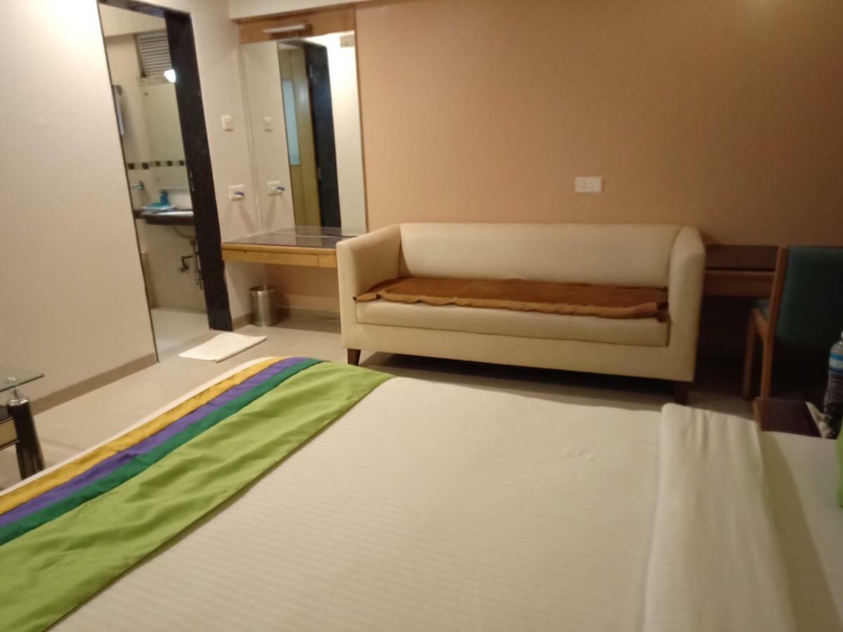 Treebo Trend Hotel Basera Пюн Екстериор снимка