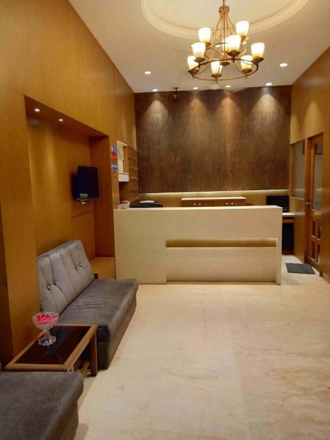 Treebo Trend Hotel Basera Пюн Екстериор снимка